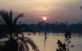 فيلا بالعوامية ع النيل مباشرة _ الأقصر